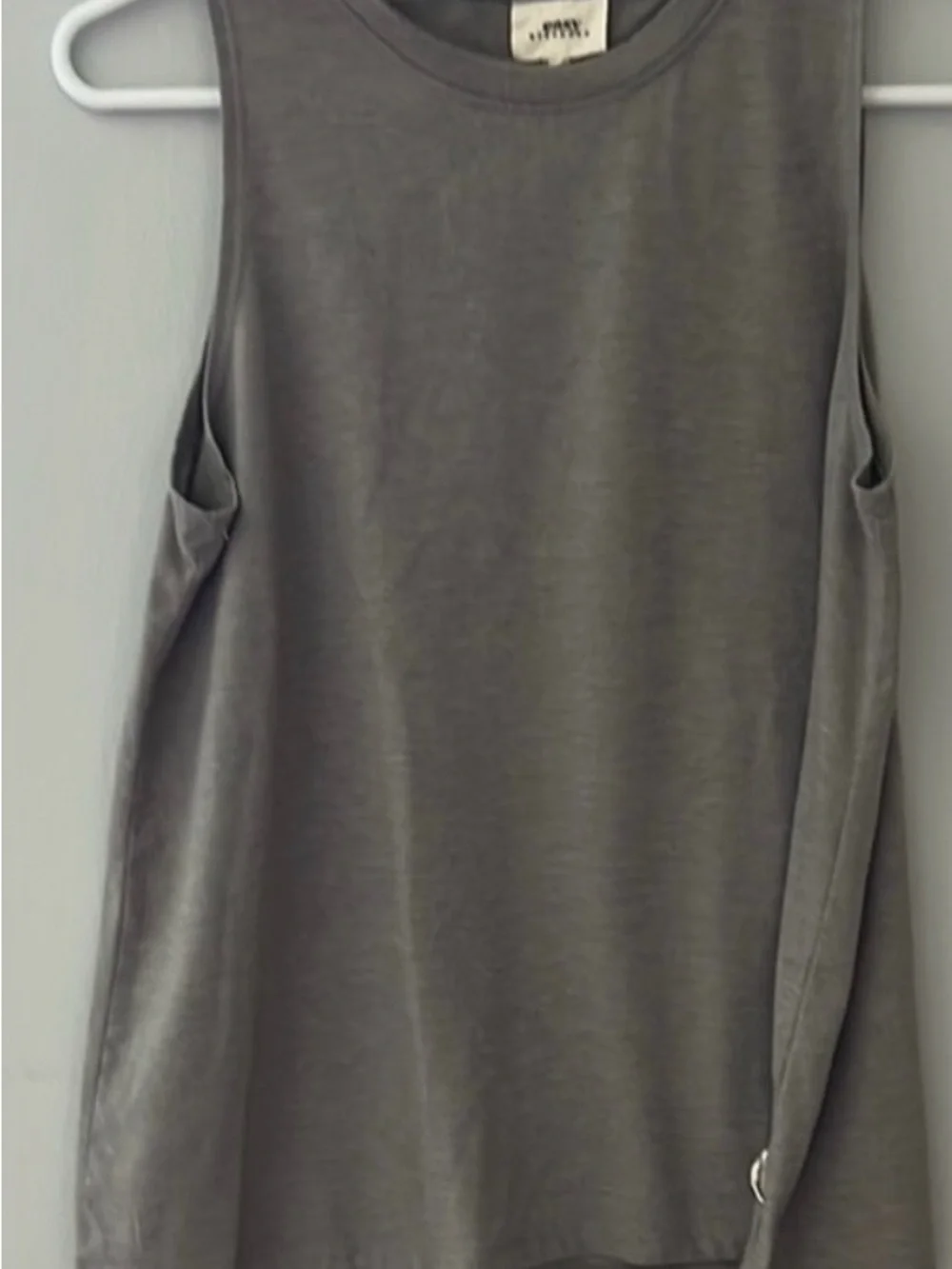 Easy Standard sleeveless Crewneck Tee Set of 3 in Cream, Rose Pink & Light Gray - Picture 4 of 4
